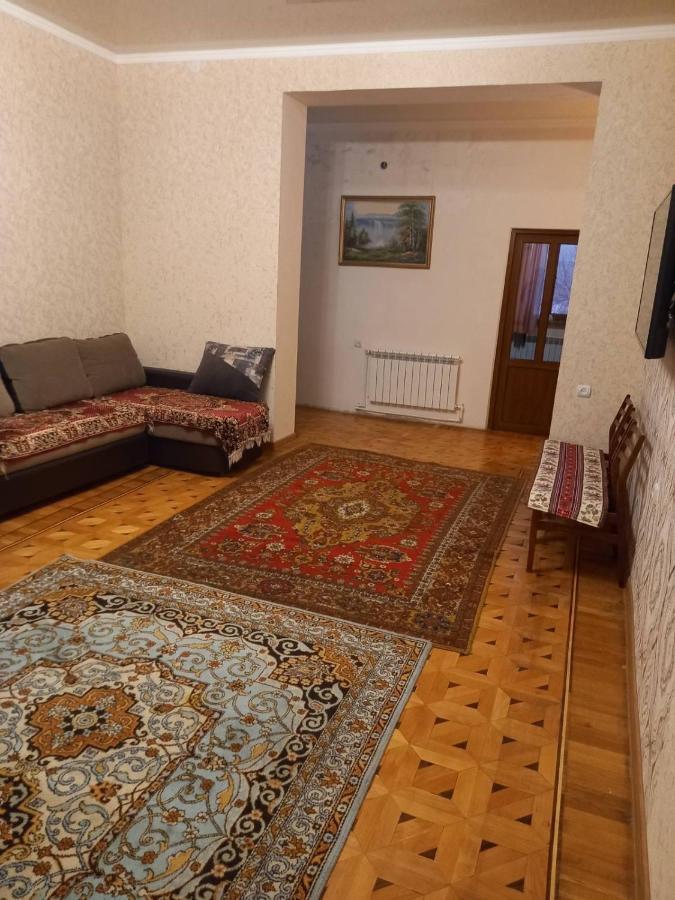 Guest House Saman Garni Extérieur photo